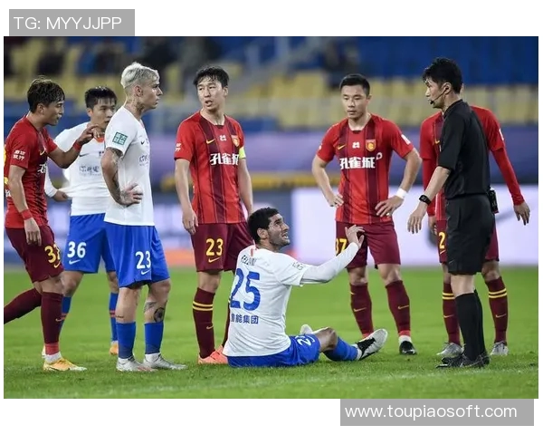 山东鲁能客场3-2逆转河北华夏幸福，全队展现团结拼搏精神