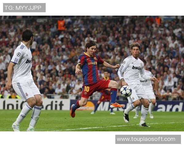 梅西再现神奇绝技，巴萨逆转反杀皇马